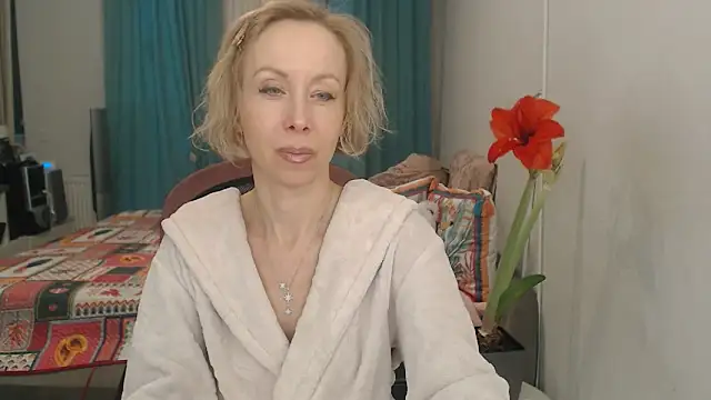 LuxuryNika online show from 04-12-26, 04:01