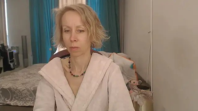 LuxuryNika online show from 05-28-26, 11:18