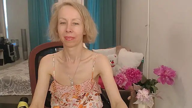 LuxuryNika online show from 06-12-26, 02:05
