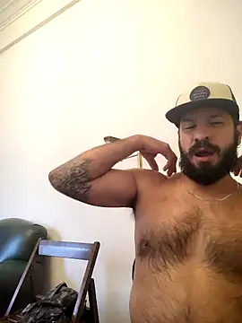 Snapshot of juanci_to chatting on 10-19-25, 11:44 juanci to online show from 10-19-25, 11:44