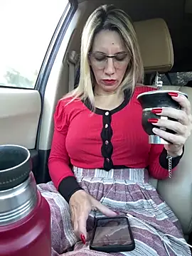 Snapshot of Gatitacarlita chatting on 12-27-24, 10:01 Gatitacarlita online show from 12-27-24, 10:01