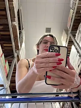 Snapshot of Gatitacarlita chatting on 12-28-24, 06:29 Gatitacarlita online show from 12-28-24, 06:29