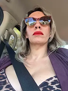 Snapshot of Gatitacarlita chatting on 11-18-25, 12:42 Gatitacarlita online show from 11-18-25, 12:42