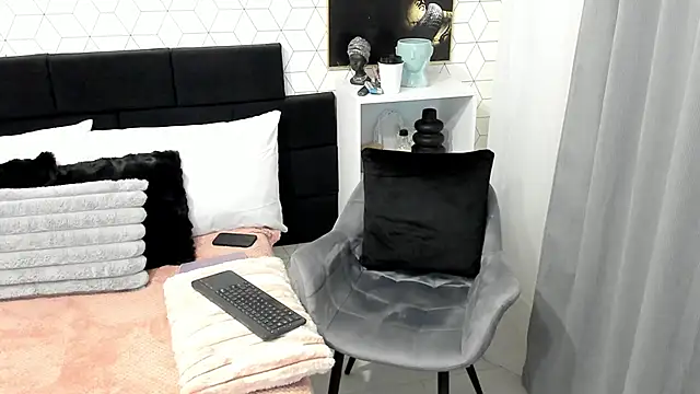 Heidix online show from 02-12-25, 04:44