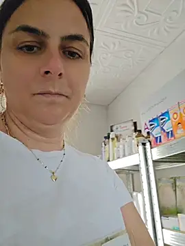 Snapshot of IsabelleCraft chatting on 05-01-26, 11:37 IsabelleCraft online show from 05-01-26, 11:37