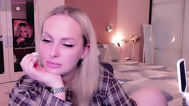 Libby Nora online show from 10-04-25, 09:51