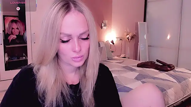 Libby Nora online show from 10-06-25, 09:18