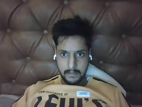 dhruv9413 online show from 12-02-25, 08:04