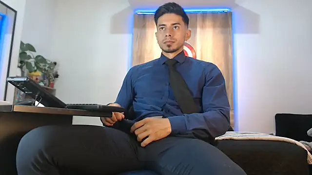 Andrew 4  online show from 01-11-26, 11:43