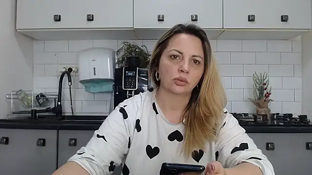 erikaerika online show from 02-17-25, 01:10