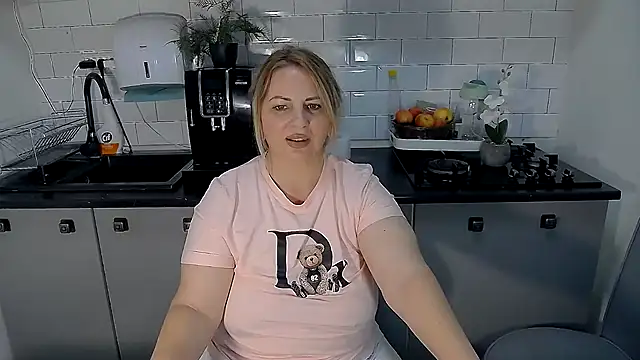 erikaerika online show from 10-08-25, 09:18