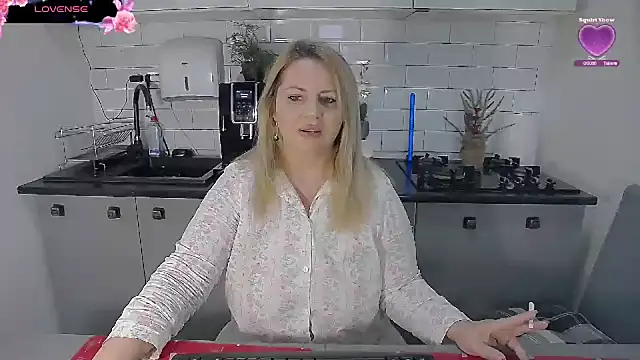 erikaerika online show from 01-10-26, 07:43