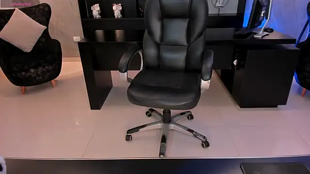 Snapshot of AmyDavis_ chatting on 01-11-25, 07:59 AmyDavis online show from 01-11-25, 07:59