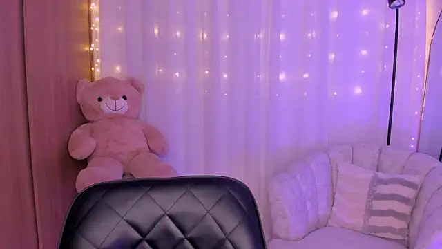 Snapshot of AmyDavis_ chatting on 09-08-25, 11:37 AmyDavis online show from 09-08-25, 11:37