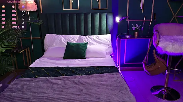 Eille Elfie online show from 11-14-25, 06:23