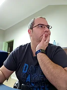 Snapshot of Andrew1900529 chatting on 12-10-24, 01:55 Andrew1900529 online show from 12-10-24, 01:55