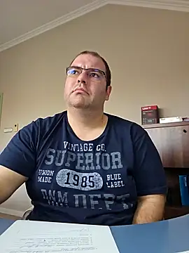 Snapshot of Andrew1900529 chatting on 12-17-24, 11:39 Andrew1900529 online show from 12-17-24, 11:39