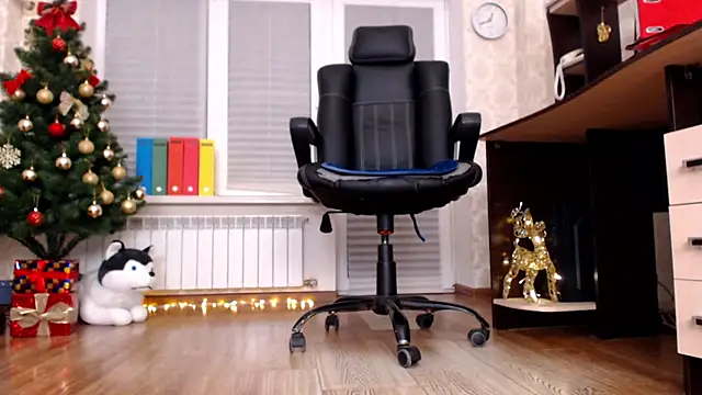 Snapshot of CassieDonald chatting on 12-24-24, 09:44 CassieDonald online show from 12-24-24, 09:44