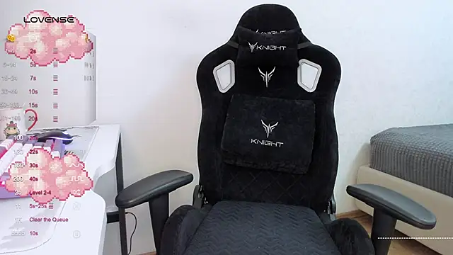 SkyqueenI online show from 03-14-25, 09:46