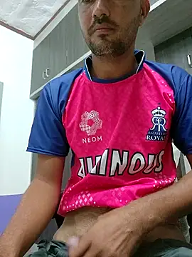 Snapshot of HotBoyOm chatting on 09-22-25, 05:31 HotBoyOm online show from 09-22-25, 05:31