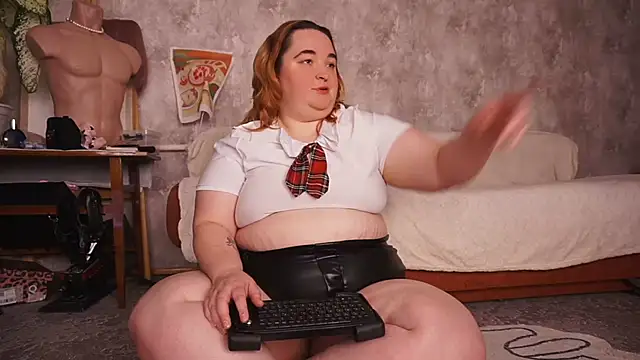 Snapshot of Evelively chatting on 03-22-25, 05:31 Evelively online show from 03-22-25, 05:31