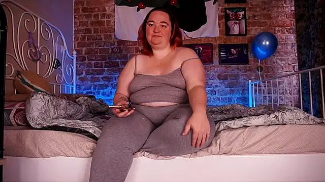 Snapshot of Evelively chatting on 09-20-25, 07:31 Evelively online show from 09-20-25, 07:31