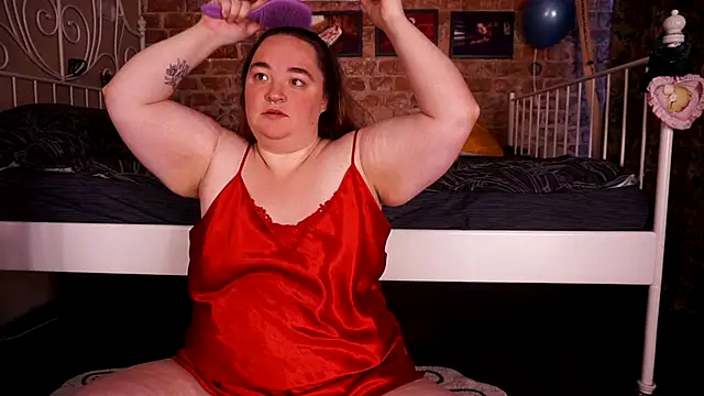 Snapshot of Evelively chatting on 09-30-25, 05:23 Evelively online show from 09-30-25, 05:23