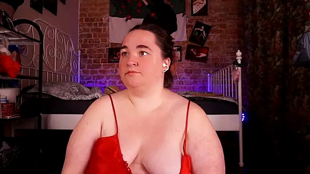 Snapshot of Evelively chatting on 10-10-25, 05:34 Evelively online show from 10-10-25, 05:34