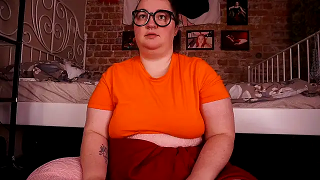 Snapshot of Evelively chatting on 11-01-25, 03:41 Evelively online show from 11-01-25, 03:41