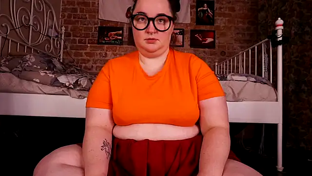 Snapshot of Evelively chatting on 11-29-25, 02:47 Evelively online show from 11-29-25, 02:47