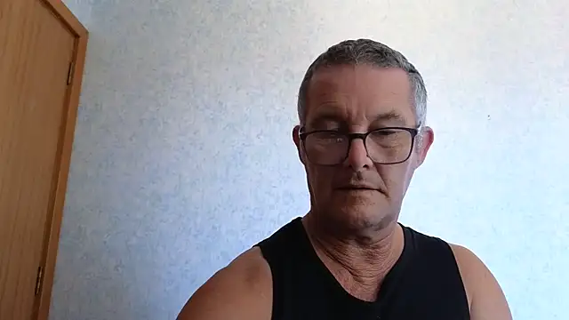Snapshot of bigballnz chatting on 02-14-25, 03:43 bigballnz online show from 02-14-25, 03:43