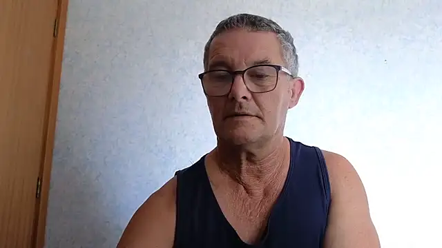 Snapshot of bigballnz chatting on 02-17-25, 10:03 bigballnz online show from 02-17-25, 10:03