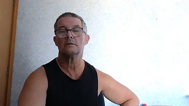 Snapshot of bigballnz chatting on 02-19-25, 07:38 bigballnz online show from 02-19-25, 07:38