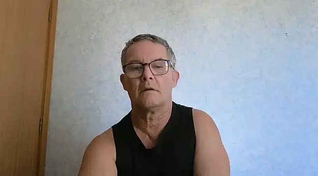 Snapshot of bigballnz chatting on 02-22-25, 04:29 bigballnz online show from 02-22-25, 04:29
