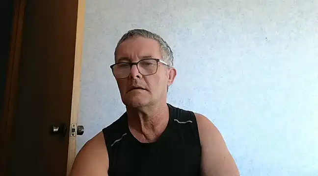 Snapshot of bigballnz chatting on 02-23-25, 06:17 bigballnz online show from 02-23-25, 06:17