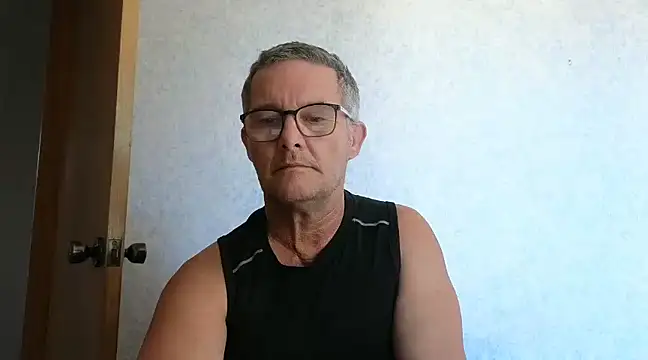 Snapshot of bigballnz chatting on 02-24-25, 04:05 bigballnz online show from 02-24-25, 04:05