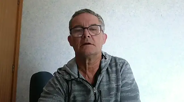 Snapshot of bigballnz chatting on 02-24-25, 08:14 bigballnz online show from 02-24-25, 08:14