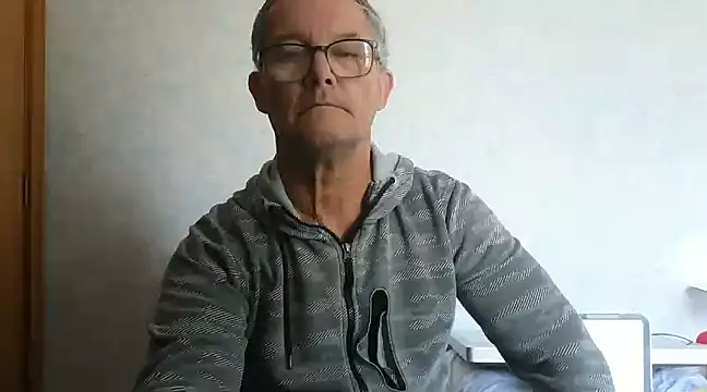 Snapshot of bigballnz chatting on 02-25-25, 07:47 bigballnz online show from 02-25-25, 07:47