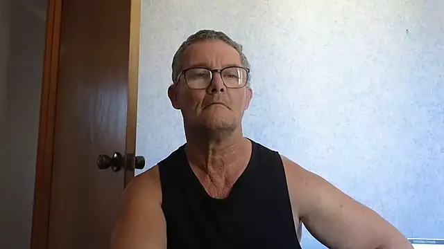 Snapshot of bigballnz chatting on 02-26-25, 02:26 bigballnz online show from 02-26-25, 02:26