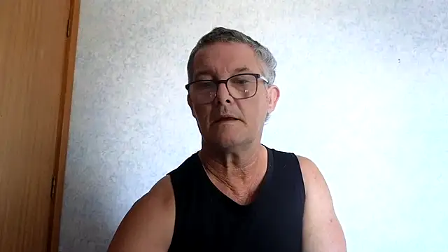 Snapshot of bigballnz chatting on 02-27-25, 08:20 bigballnz online show from 02-27-25, 08:20