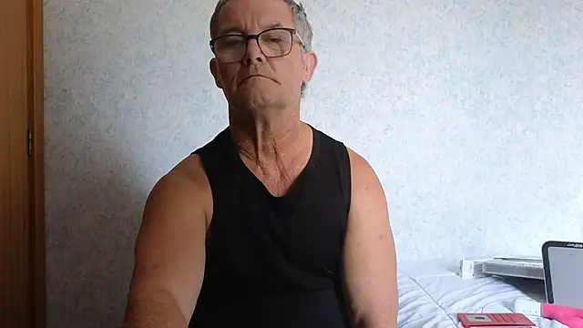 Snapshot of bigballnz chatting on 02-28-25, 02:31 bigballnz online show from 02-28-25, 02:31