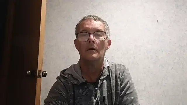Snapshot of bigballnz chatting on 02-28-25, 05:48 bigballnz online show from 02-28-25, 05:48
