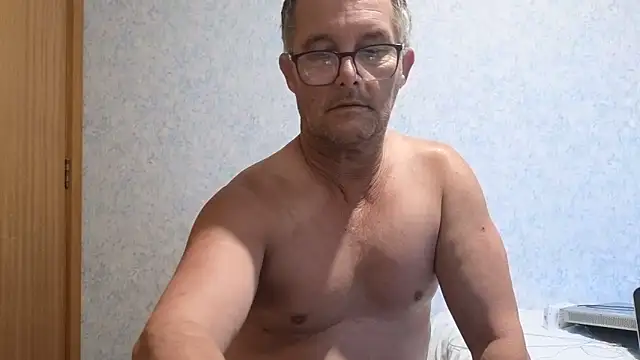 Snapshot of bigballnz chatting on 03-03-25, 06:15 bigballnz online show from 03-03-25, 06:15