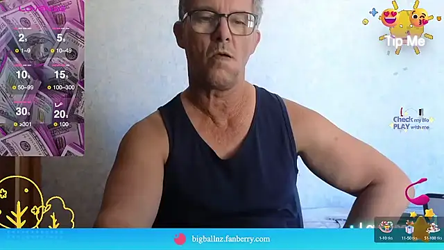 Snapshot of bigballnz chatting on 03-06-25, 01:48 bigballnz online show from 03-06-25, 01:48