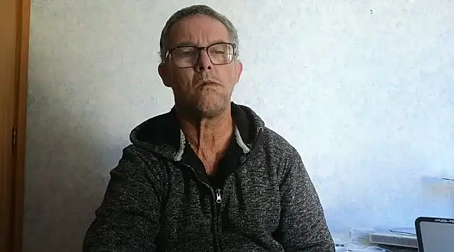 Snapshot of bigballnz chatting on 03-09-25, 11:25 bigballnz online show from 03-09-25, 11:25