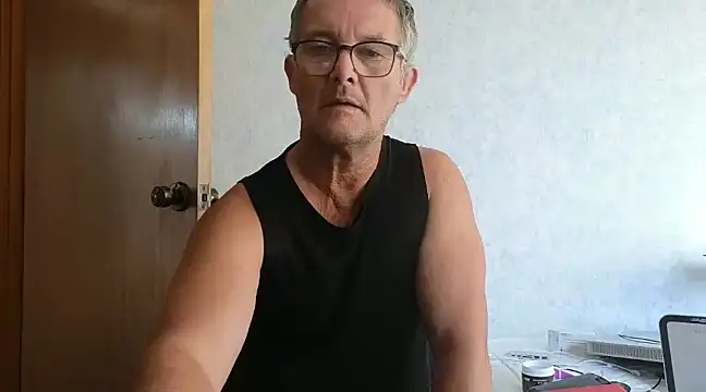 Snapshot of bigballnz chatting on 03-10-25, 05:54 bigballnz online show from 03-10-25, 05:54