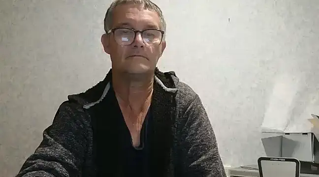 Snapshot of bigballnz chatting on 03-11-25, 08:31 bigballnz online show from 03-11-25, 08:31