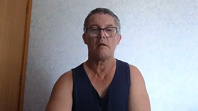Snapshot of bigballnz chatting on 03-12-25, 12:20 bigballnz online show from 03-12-25, 12:20