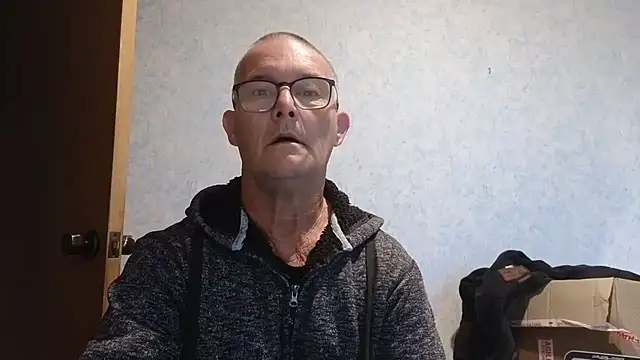 Snapshot of bigballnz chatting on 03-20-25, 06:42 bigballnz online show from 03-20-25, 06:42