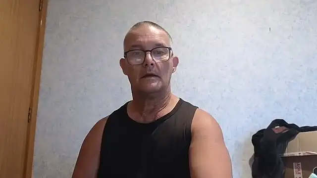 Snapshot of bigballnz chatting on 03-22-25, 06:22 bigballnz online show from 03-22-25, 06:22
